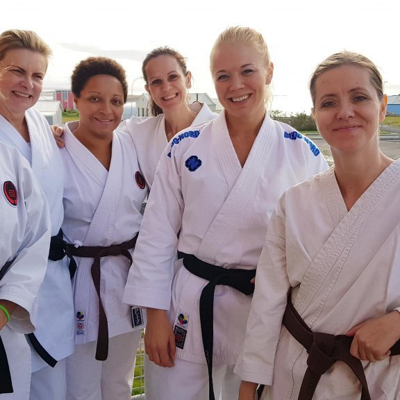 Frá æfinabúðum í Karate á Skagaströnd. Mynd: Bryndís Valbjarnardóttir.