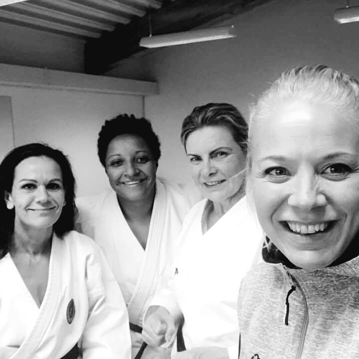 Frá æfinabúðum í Karate á Skagaströnd. Mynd: Bryndís Valbjarnardóttir.