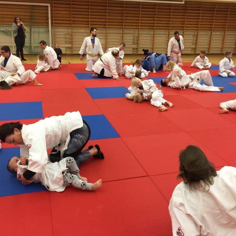 Frá foreldraæfingu. Mynd: Grétar Karlsson.