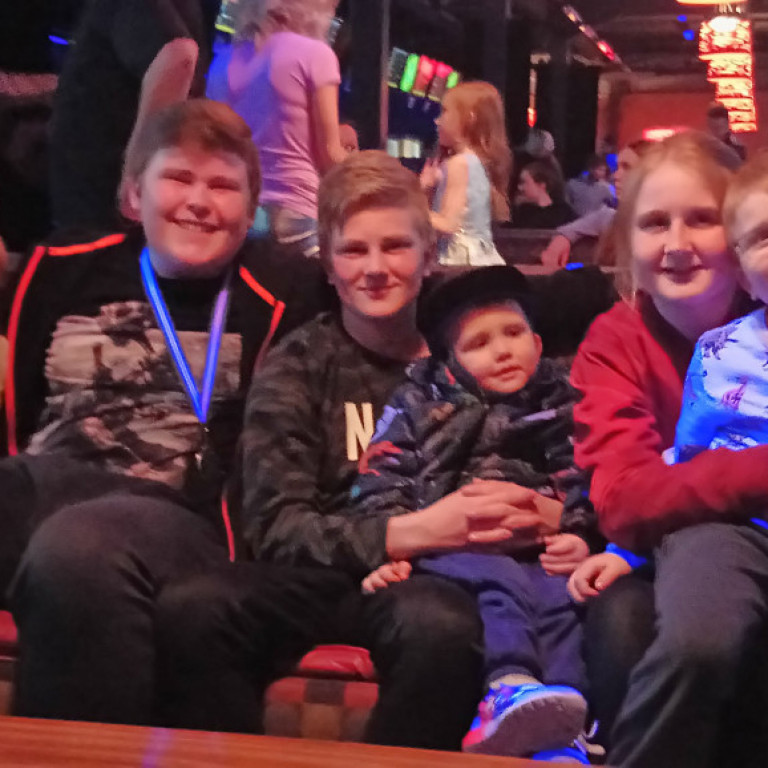 Frá vinstri: Emma Vigdís Fjólmundsdóttir, Þorgrímur Svavar Runólfsson, Arnór Freyr Fjólmundsson með Sævald Hilmar Fjólmundsson og Þóranna Ásdís Fjólmundsdóttir með Trausta Viðar Fjólmundsson. Mynd: Einar Örn Hreinsson.