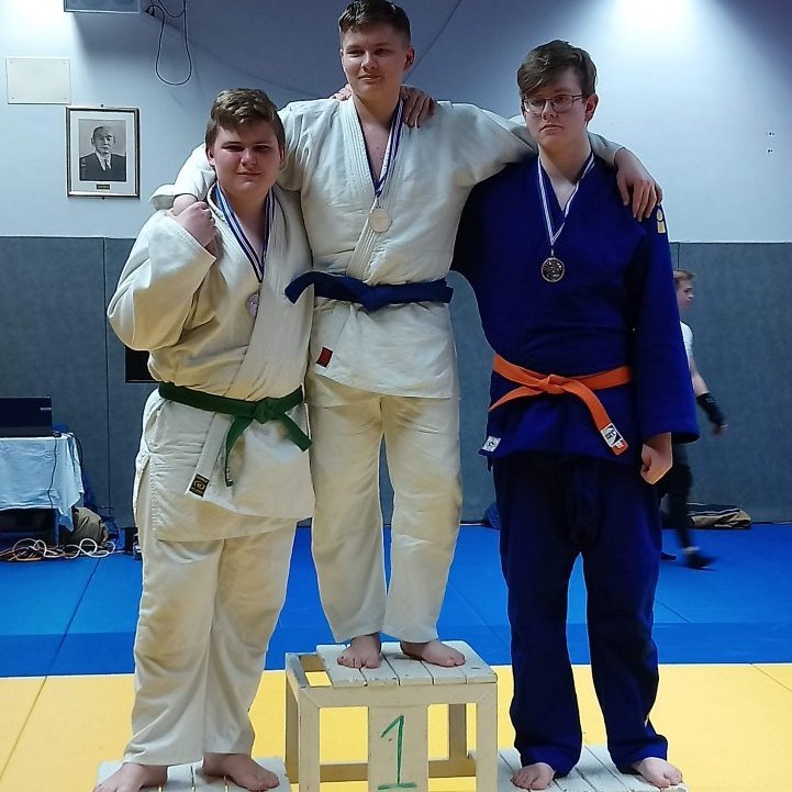 Frá Íslandsmóti JSÍ yngri flokka 2019. Flokkur drengja U18+90. Þorgrímur Svavar Runólfsson með silfurverðlaunin lengst til vinstri Mynd: Einar Örn Hreinsson.