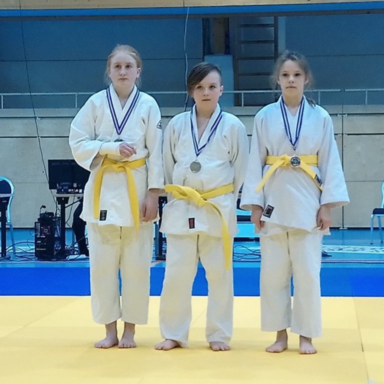 Frá Vormóti JSÍ fyrir yngri flokka 2019. Blandaður flokkur í U13-52. Þóranna Ásdís Fjólmundsdóttir með silfurverðlaunin lengst til vinstri. Mynd: Einar Örn Hreinsson.