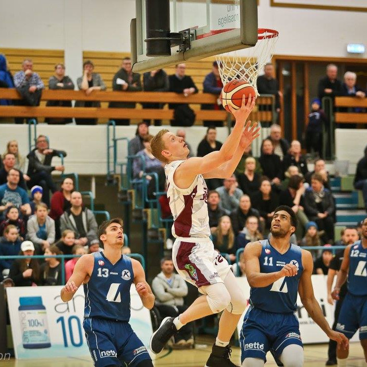 Viðar í leik með m.fl.karla fyrr í vetur. Mynd: Hjalti Árna.