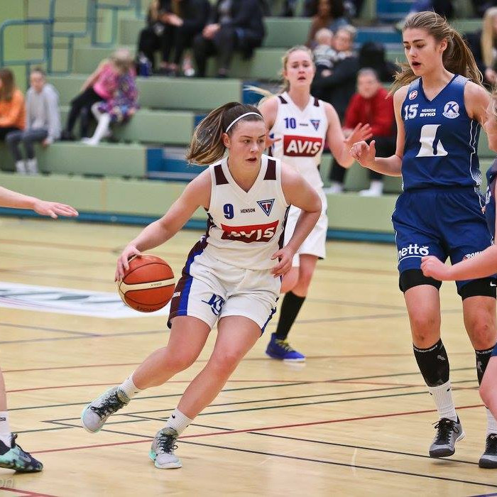 Bríet í sveiflu gegn Keflavík um síðastliðna helgi. Mynd: Hjalti Árna.