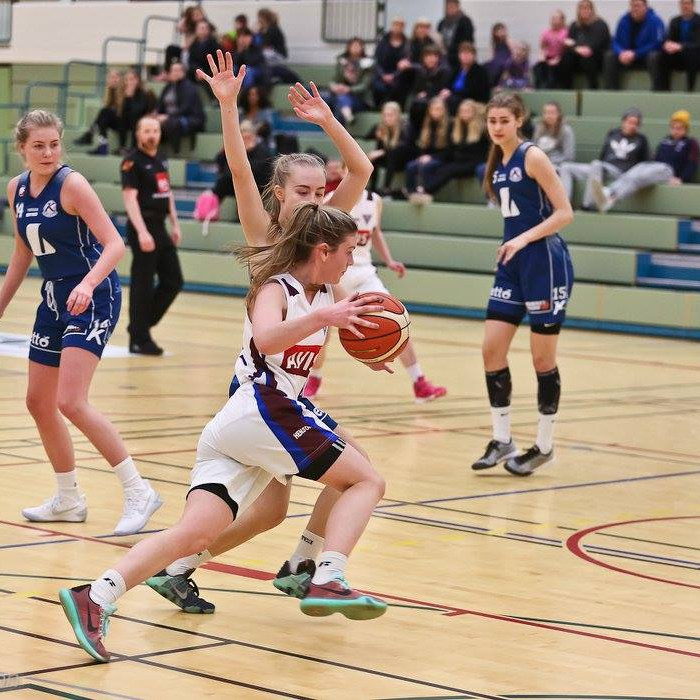 Kolbrún í sveiflu gegn Keflavík. Mynd: Hjalti Árna.