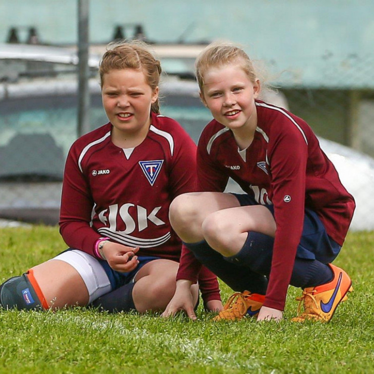 Ungar fótboltastelpur