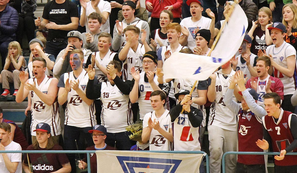 Stuðningsmannaliðið Grettir hvetur Stólana í blíðu og stríðu. MYND: ÓAB