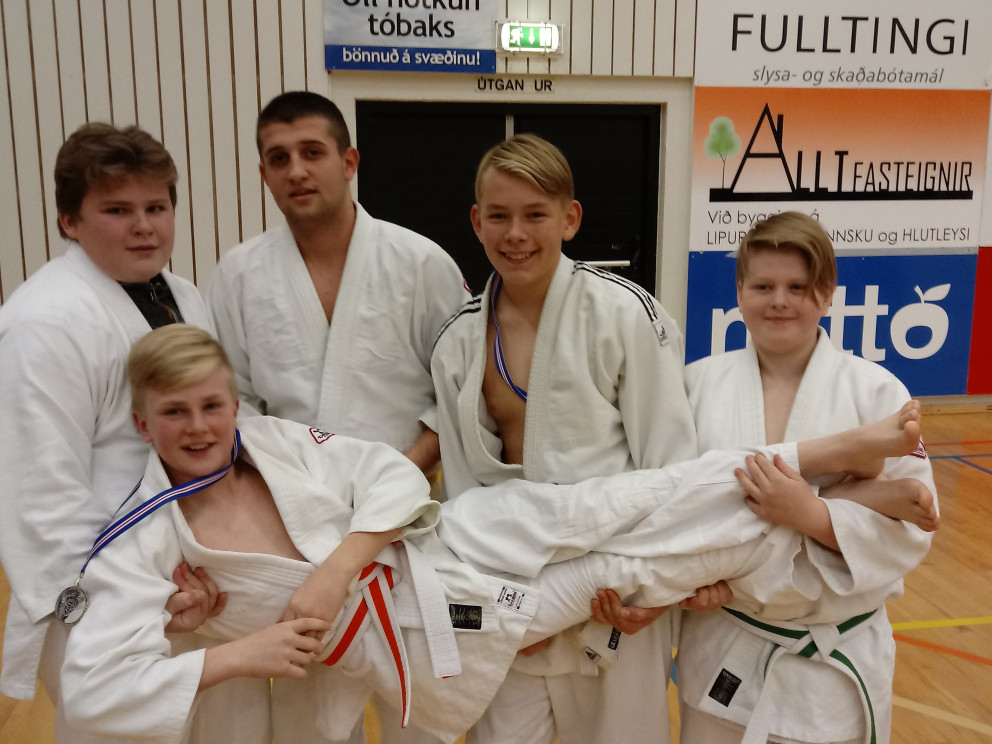 Keppendur Júdódeildar Tindastóls á Haustmóti JSÍ yngri flokka. Standandi frá vinstri: Þorgrímur Svav…