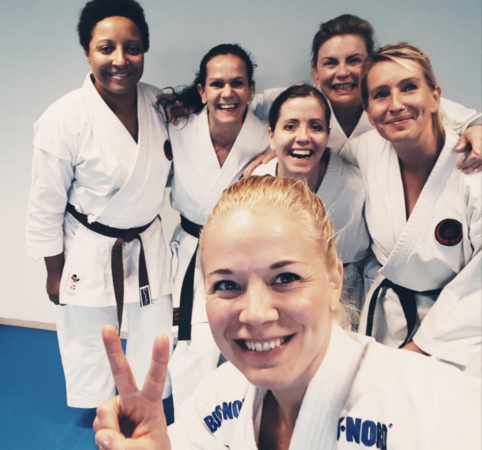 Frá æfinabúðum í Karate á Skagaströnd. Mynd: Bryndís Valbjarnardóttir.