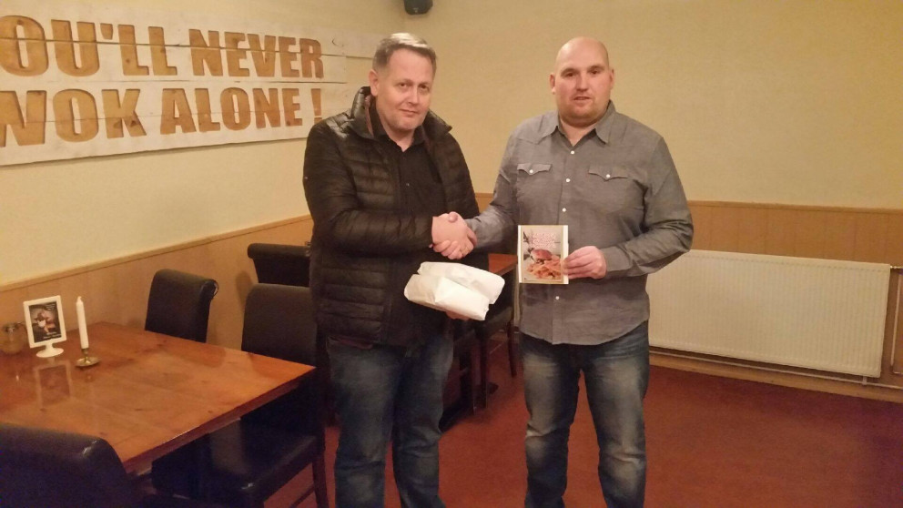 Hard Wok Cafe gefur yngri iðkendum gjafabréf