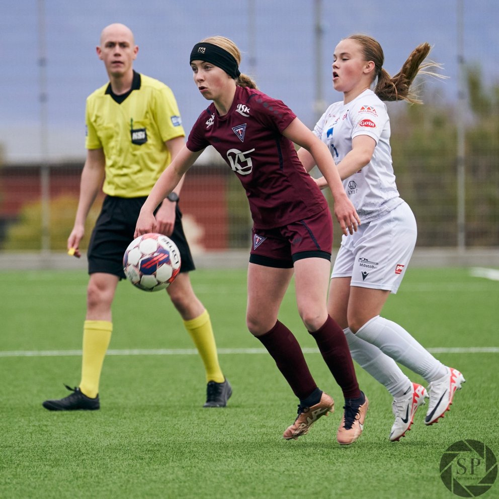 Elísa Bríet Björnsdóttir æfir með U-16 landsliðinu