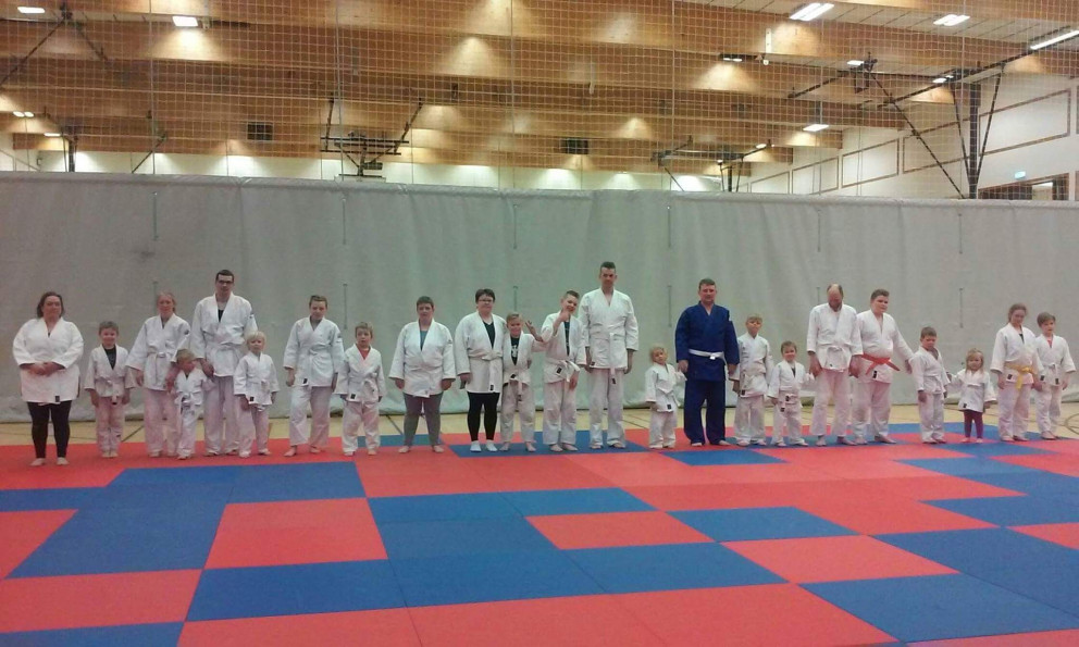 Þátttakendur á foreldraæfingu. Mynd Auður Inga Ingimarsdóttir.