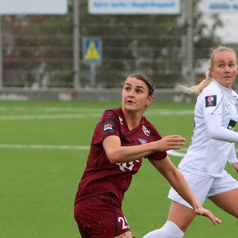 Það tók Murielle 5. mínútur að finna markið þetta árið. Hún er að hefja sitt fimmta tímabil með Tind…