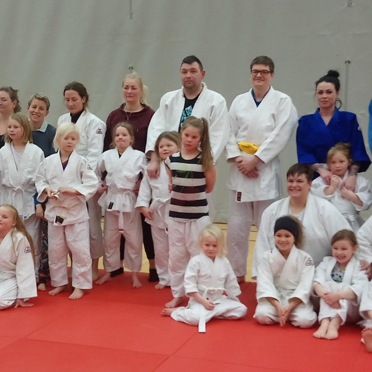 Þátttakendur á foreldraæfingu. Mynd: Einar Örn Hreinsson.