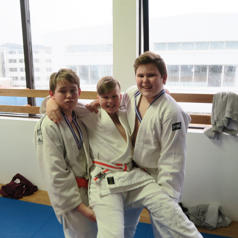 júdókapparnir sáttir eftir mót.