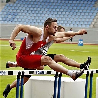 Ísak Óli í 110m grindahlaupi.  (Mynd: mbl.is).