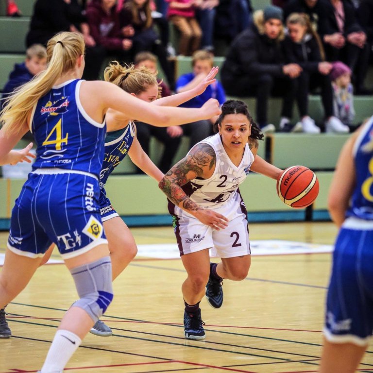 Tess Williams á fullri ferð í leiknum í dag. Fleiri myndir má sjá á síðu Körfuknattleiksdeildar Tind…