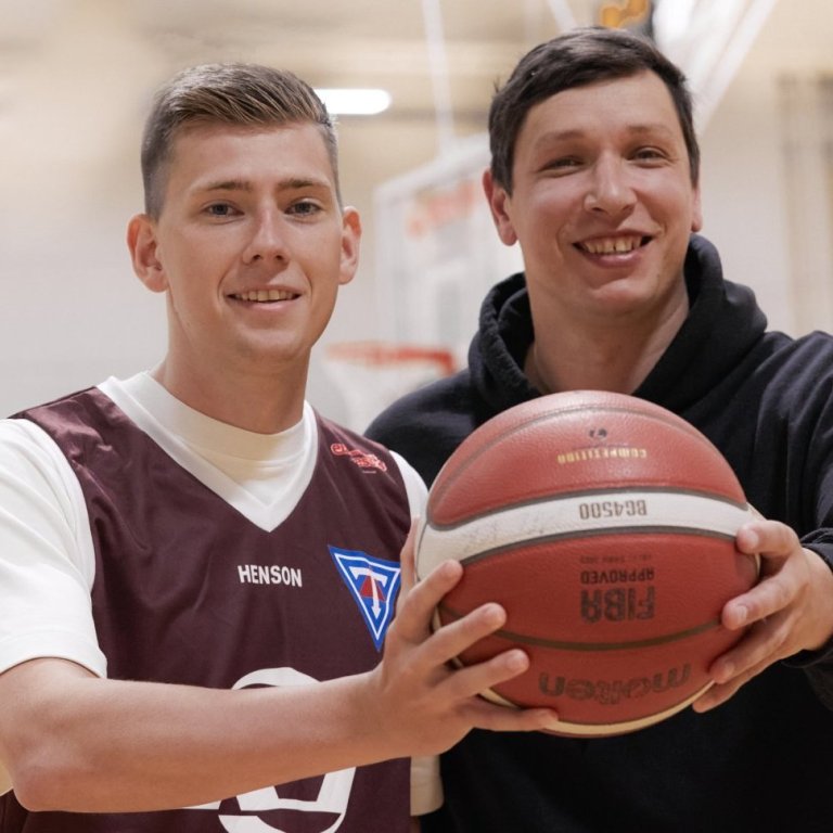 Þórir Guðmundur Þorbjarnarson (Tóti Turbo) skrifar undir hjá KKD Tindastóls!